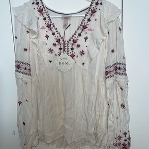 NWT White chocolate floral blouse